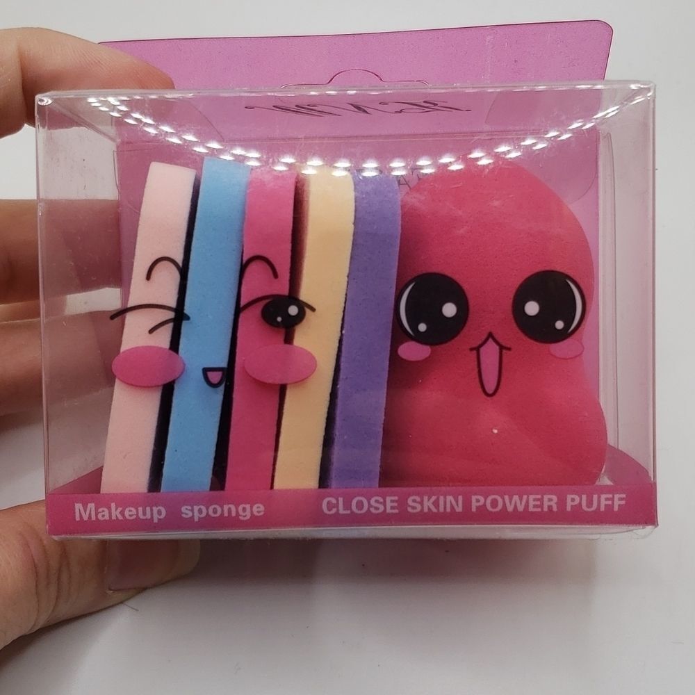 cosmetic Makeup sponges close to skin power puff foundation applicator